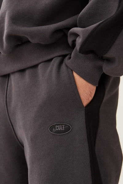 Trousers Base CULT со скидкой  купить онлайн