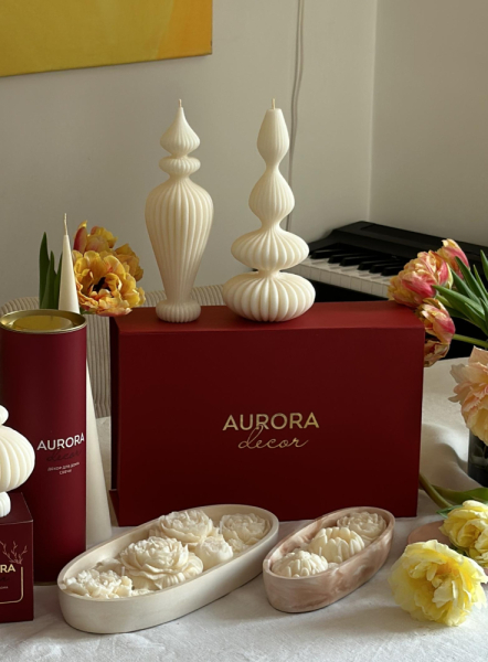 Набор из трёх резных свечей в красной коробке AURORA DECOR  купить онлайн