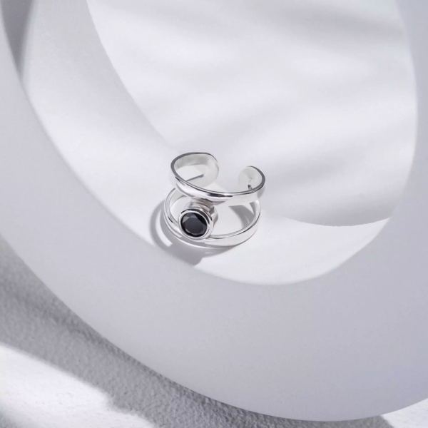 Кольцо на фалангу двойное с круглым чёрным цирконом